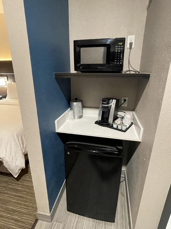 Holiday Inn Express Hotel And Suites Ada By Ihg Екстер'єр фото