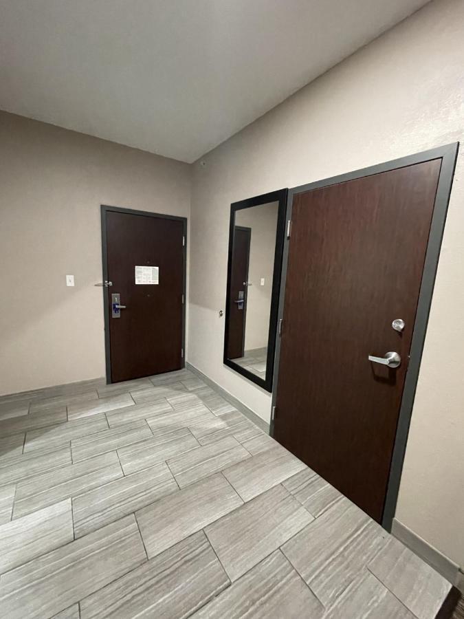Holiday Inn Express Hotel And Suites Ada By Ihg Екстер'єр фото