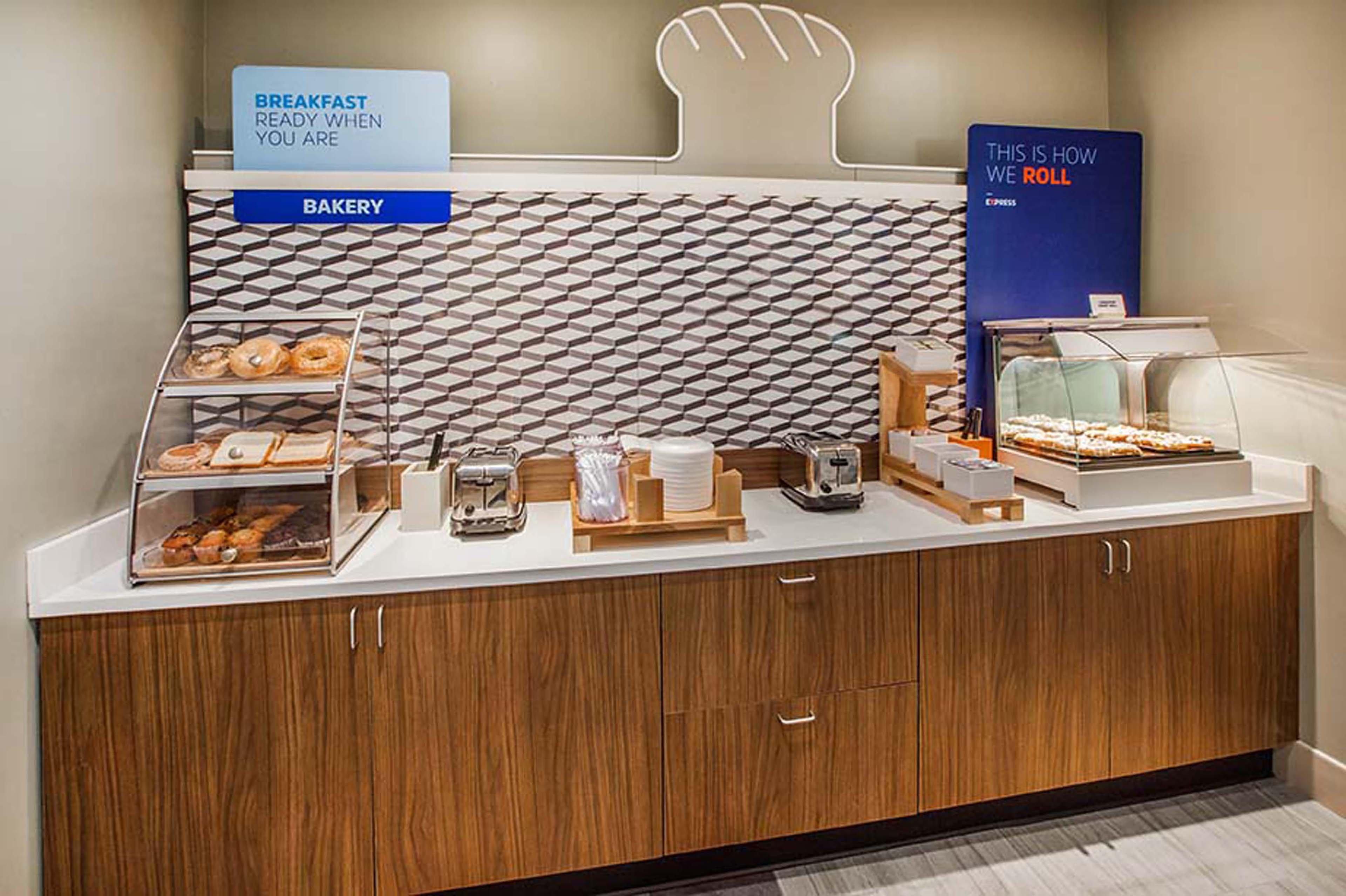 Holiday Inn Express Hotel And Suites Ada By Ihg Екстер'єр фото