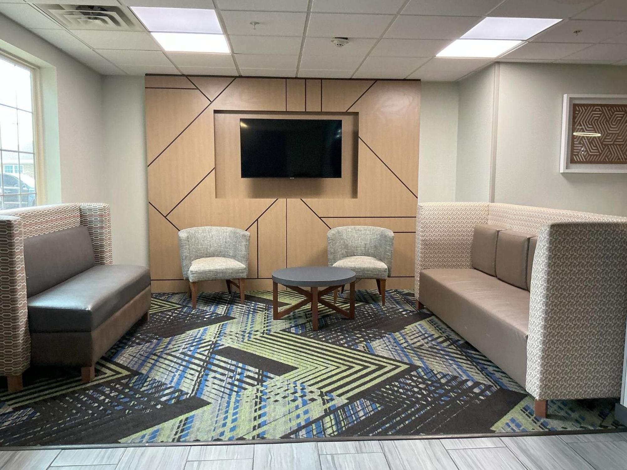 Holiday Inn Express Hotel And Suites Ada By Ihg Екстер'єр фото